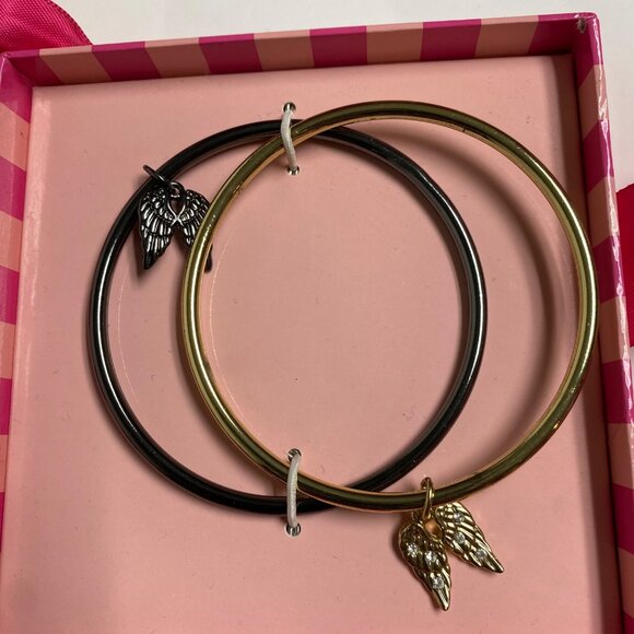 Victorias Secret Gold & Black Bangle Set With Angel Wing Charms In Gift Box NEW - Picture 4 of 6